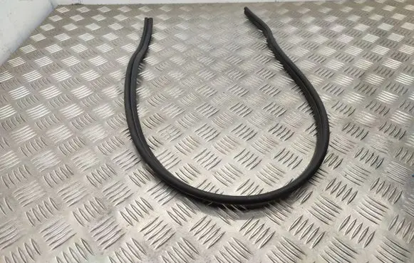 Suzuki Vitara (LY) Engine compartment rubber 