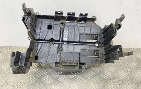 Peugeot 508 Battery tray 9686469580