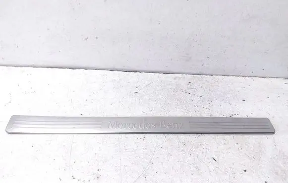 Mercedes-Benz C W204 Front sill trim cover A2046800135