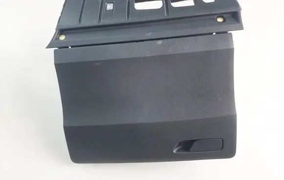 Audi Q2 - Glove box 81B857035