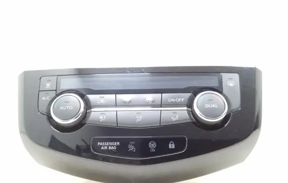 Nissan Qashqai Air conditioner control unit module 275004EA0A