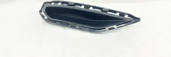 Audi Q3 F3 Quarter panel pressure vent 83A807833A AU326Q3