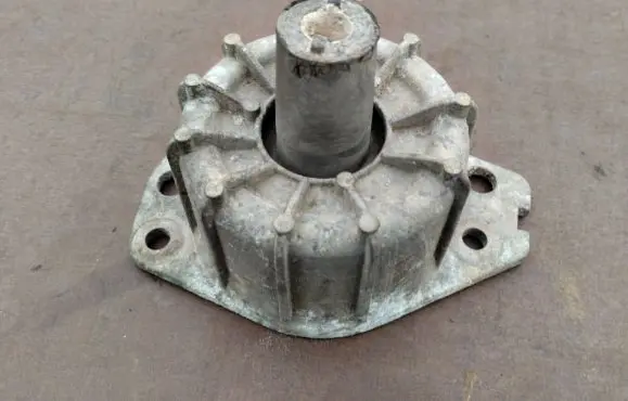 Alfa Romeo 147 Engine mount bracket