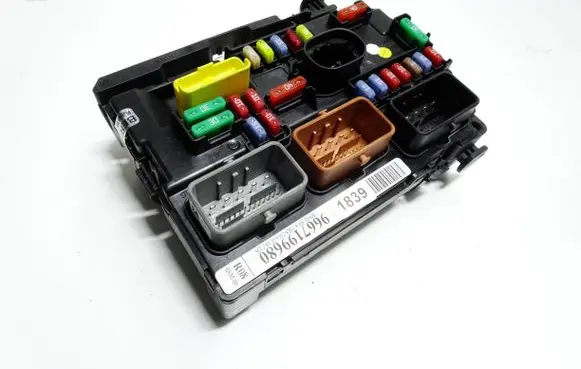 Citroen C3 Fuse module 9667199680
