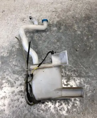 Windshield washer fluid reservoir/tank
