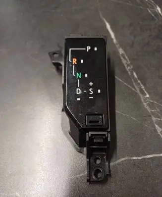 Lexus NX Gear shift selector indicator 76J744