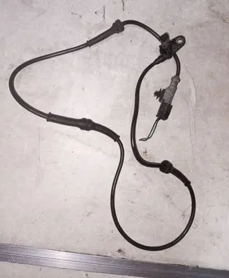 Land Rover Range Rover Sport L320 ABS brake wheel speed sensor 0265007924