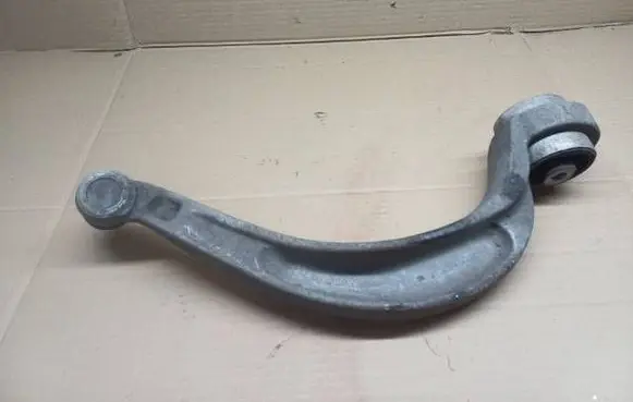 Audi Q5 SQ5 Front lower control arm/wishbone 8K0407696E