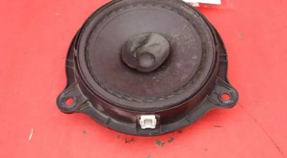 Nissan Juke I F15 Subwoofer speaker 28156-EE500