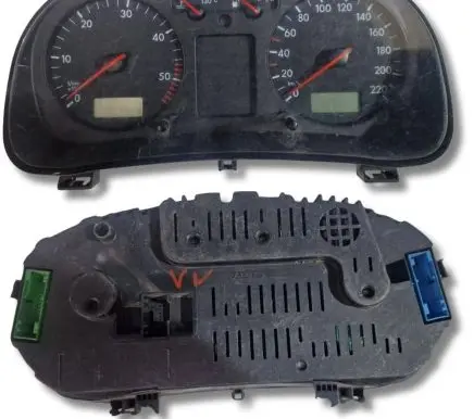 Volkswagen Golf IV Speedometer (instrument cluster) 88311301