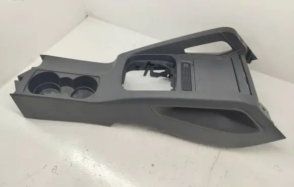 Volkswagen Golf V Center console 1K5863243