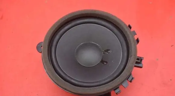 Volvo V60 Subwoofer speaker 30657445
