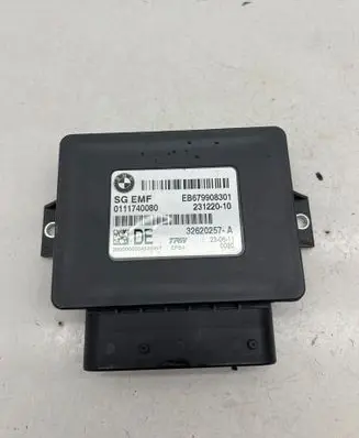 BMW 5 F10 F11 Hand brake control module 679908301 23122010 32620257A