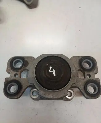 Volvo XC60 Engine mount bracket 31316875