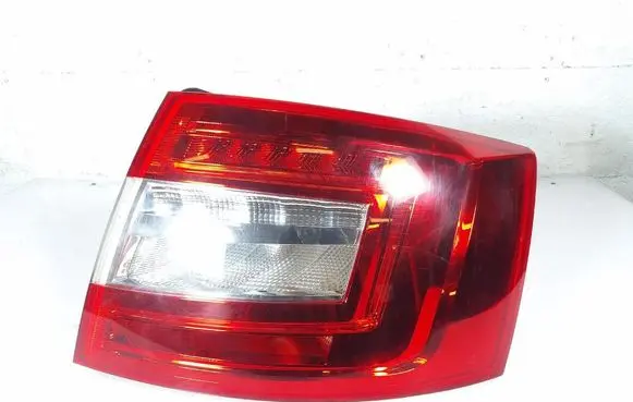 Skoda Octavia Mk3 (5E) Rear/tail lights 185311-02