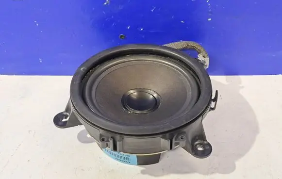 Volvo V50 Front door speaker 8651207