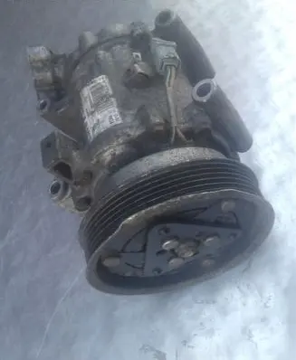 Renault Modus Air conditioning (A/C) compressor (pump) 8200866437