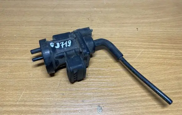 Mercedes-Benz E W210 Turbo solenoid valve A0005450427 C3719