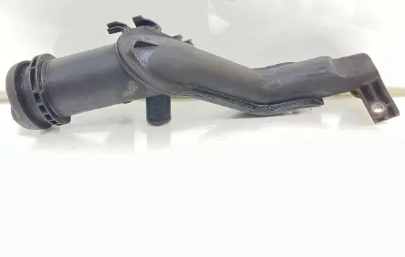Ford Kuga I Oil fill pipe 9654733980