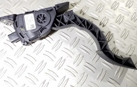 Ford Focus Accelerator throttle pedal 6PV01036880 EV619F836AA 17388800