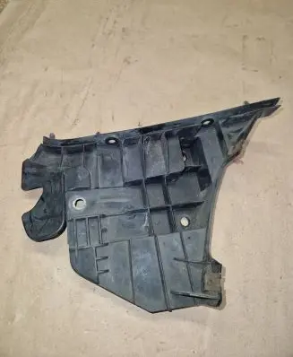 Volvo V70 Front bumper mounting bracket 31265344