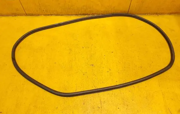 Citroen DS7 Crossback Trunk rubber seal (body) 9815716880