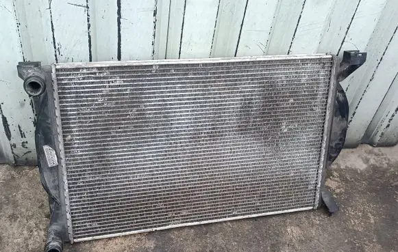 Audi A4 S4 B7 8E 8H Coolant radiator 8E0121251A