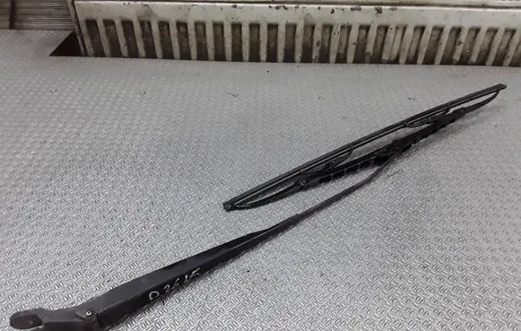 Dacia Logan I Windshield/front glass wiper blade 8200620437