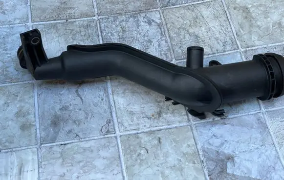 Peugeot 307 Oil fill pipe 9655354180