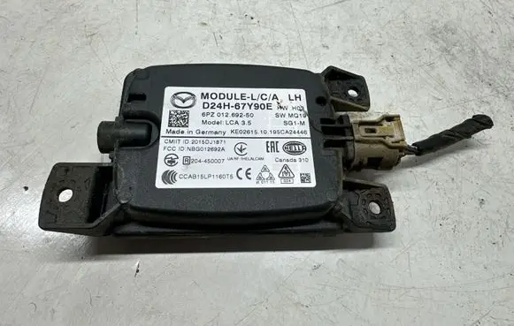 Mazda 2 Blind spot module D24H67Y90E