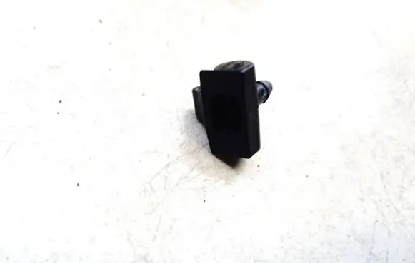 Windshield washer spray nozzle