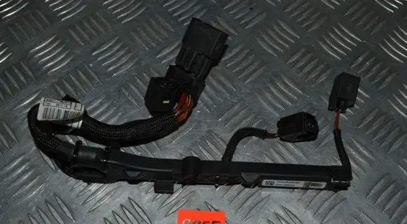 Toyota Avensis T270 Fuel injector wires 732000208AA