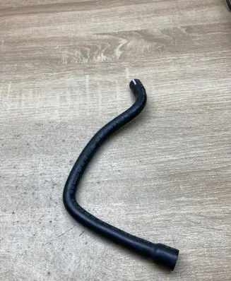 Volkswagen Touran II Breather/breather pipe/hose 03F103560