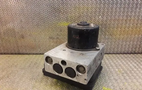 Mercedes-Benz C W203 ABS Pump 0054310712 2095452932