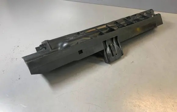 BMW 3 E90 E91 Radiator mount bracket 7524914 17107524914