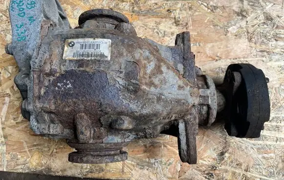 BMW 3 E92 E93 Rear differential 7609162