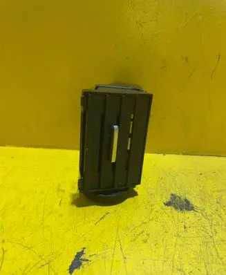 Ford C-MAX I Dash center air vent grill 3M51R018B08ADW