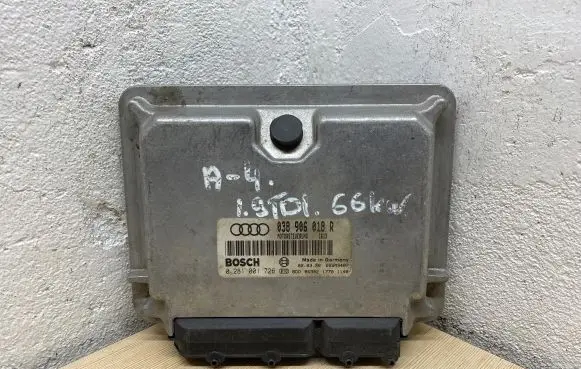 Audi A4 S4 B5 8D Engine control unit/module 038906018R 28SA3407 0281001726