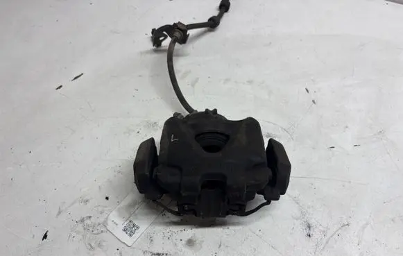 BMW X1 E84 Front brake caliper 5724