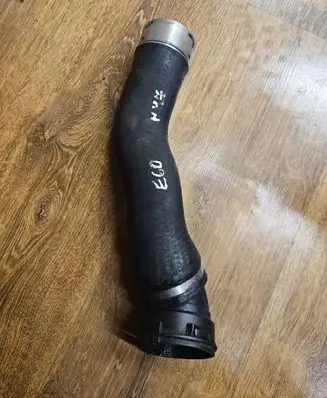 BMW 5 E60 E61 Intercooler hose/pipe 7789348