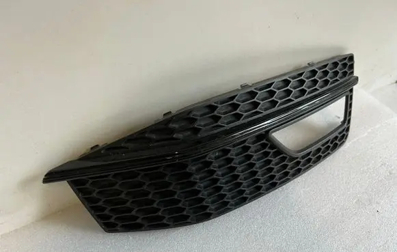 Audi A4 S4 B8 8K Front fog light trim/grill 8K0807682M
