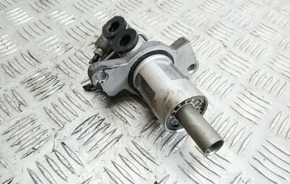 BMW 1 E82 E88 Master brake cylinder 