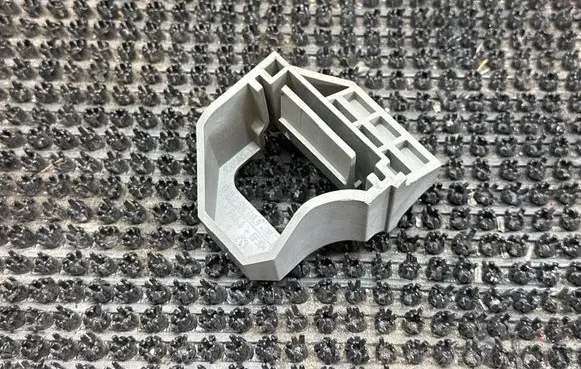 Radiator mount bracket