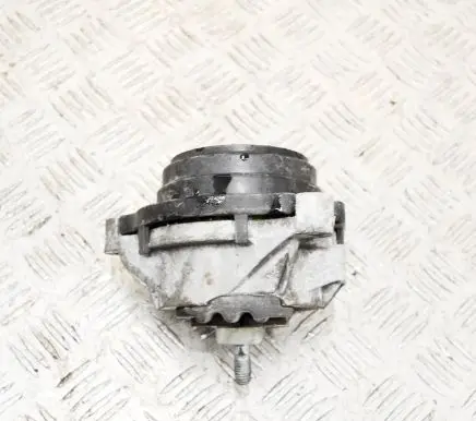 BMW 4 F32 F33 Engine mount bracket 6787658