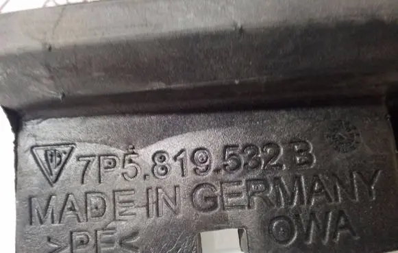 Porsche Cayenne (92A) Fender foam support/seal 7P5819532B