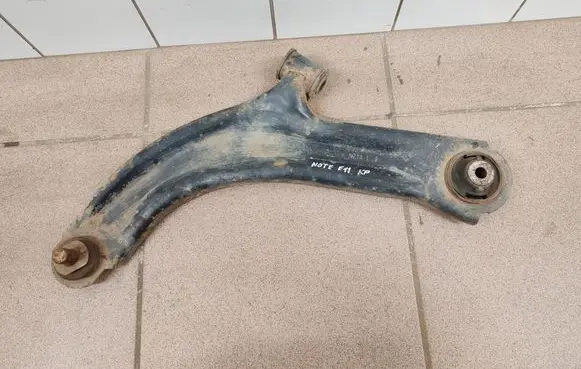 Nissan Note (E11) Front lower control arm/wishbone 