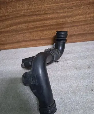 Subaru Legacy Air intake hose/pipe A12AE03