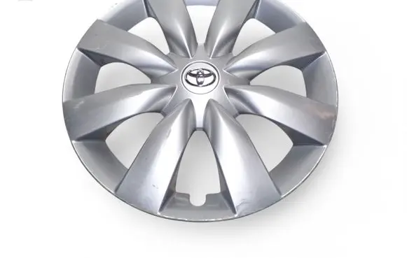 Toyota Avensis T250 R16 wheel hub/cap/trim 4260205100