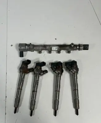 Audi Q3 8U Fuel injectors set 