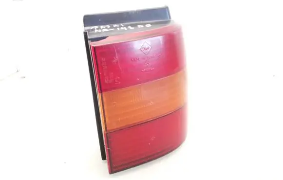 Volkswagen PASSAT B4 Rear/tail lights 3A9945257